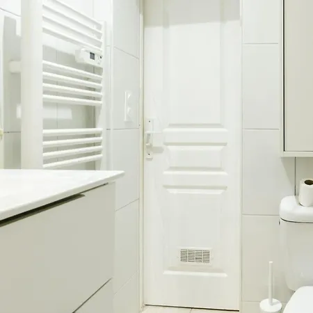 Apartment Juan-les-pins Avec Mezzanine Proche Plages